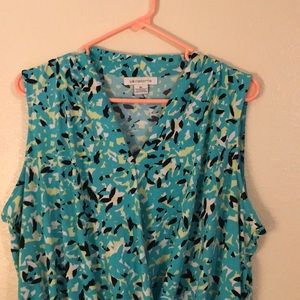 Sleeveless blouse